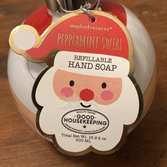 NWT-Set of 2- Peppermint Swirl Scented-Santa 🎅🏻 Hand Soap Dispensers 16.9/bottle - Picture 5 of 16